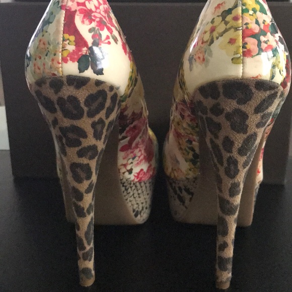 Sandales Plateforme à Talons Cloutés Zigi Soho - Pointure 6 US - Marron Foncé - Neuves Avec Boîte